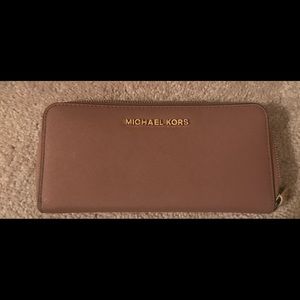 Michael Kors continental wallet..dusty rose